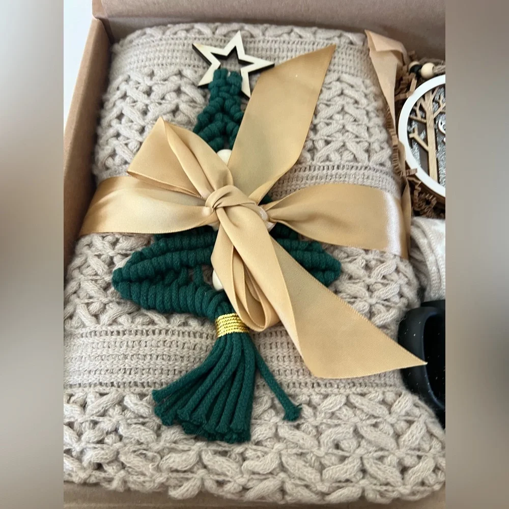 Cozy Holiday Throw Gift Set - Cream Knit Blanket & Forest Green Accents